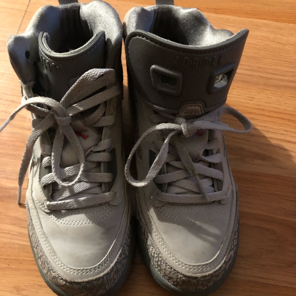 2.5Y Boy Jordan Sneakers : Jordan Spizike BP Grey